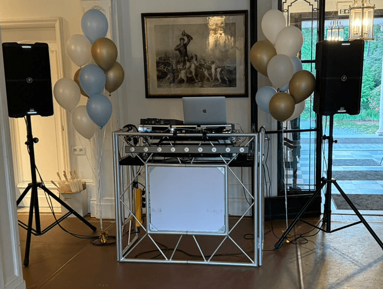 Sfeervolle lichtshow op trouwfeest