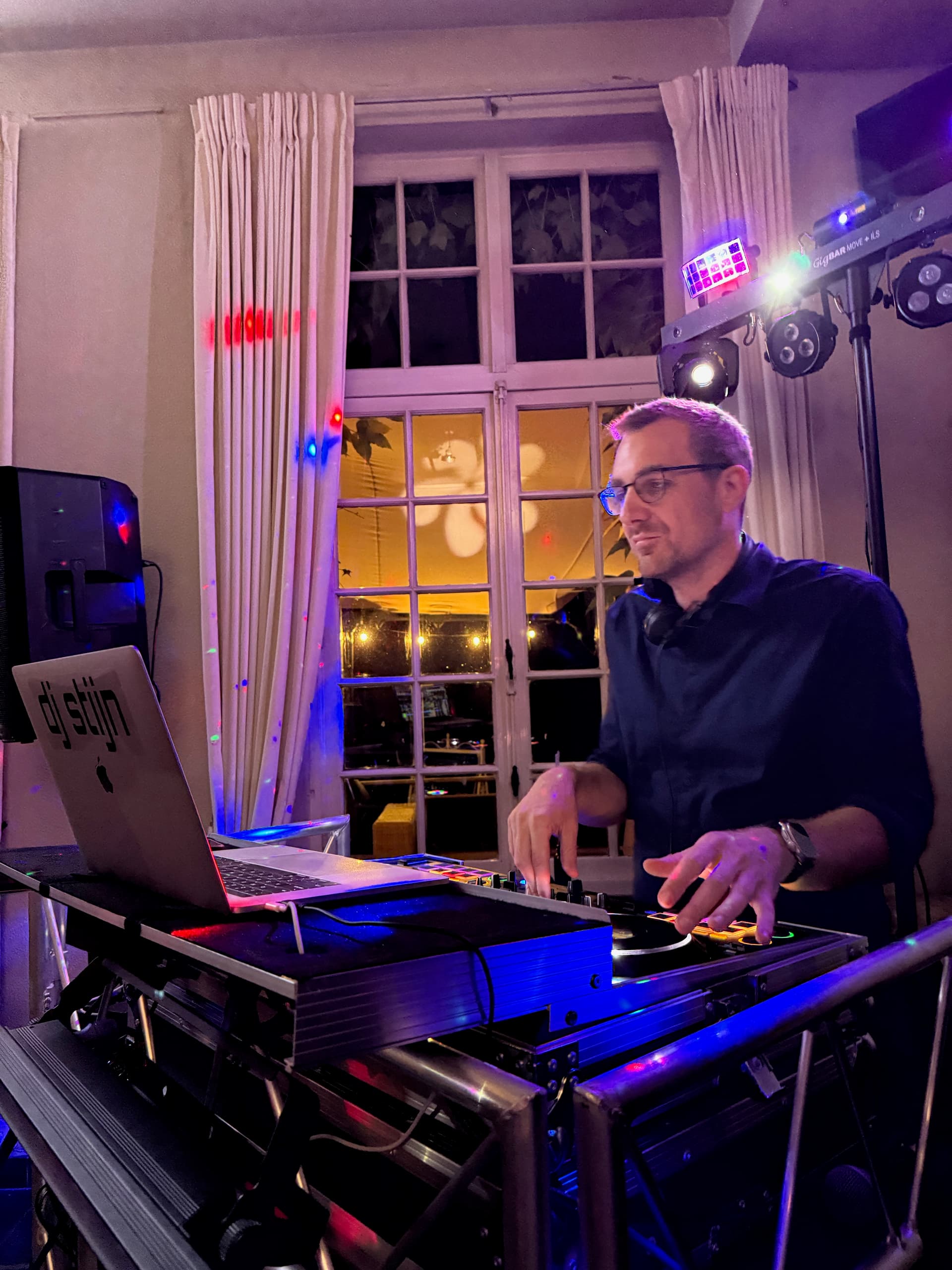 DJ Stijn verzorgt de muziek op een prachtig trouwfeest in Beernem